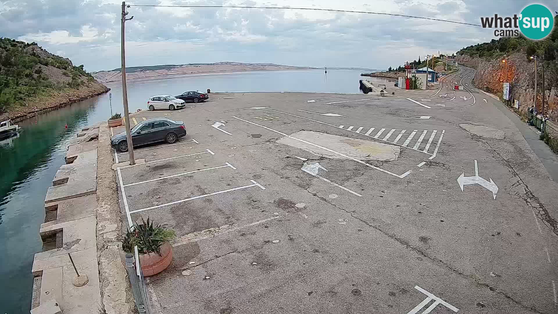 Webcam del puerto de ferris de Prizna – hacia la isla de Pag