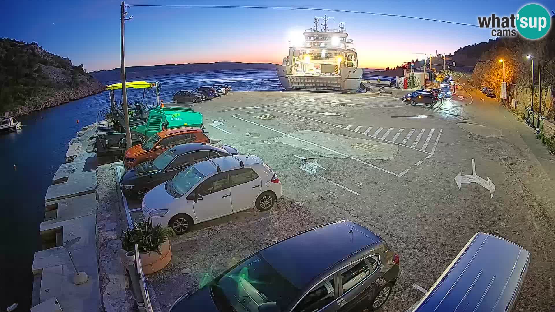 Webcam del puerto de ferris de Prizna – hacia la isla de Pag