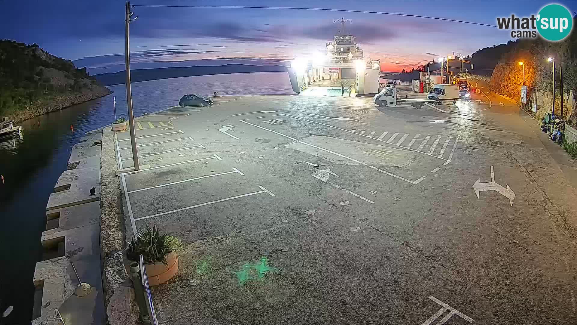 Webcam del puerto de ferris de Prizna – hacia la isla de Pag