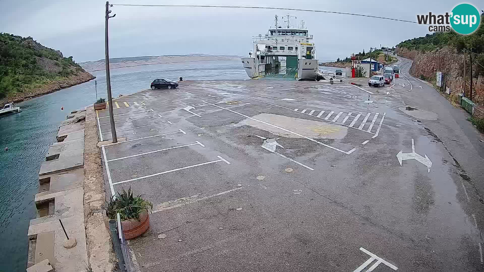 Webcam del puerto de ferris de Prizna – hacia la isla de Pag