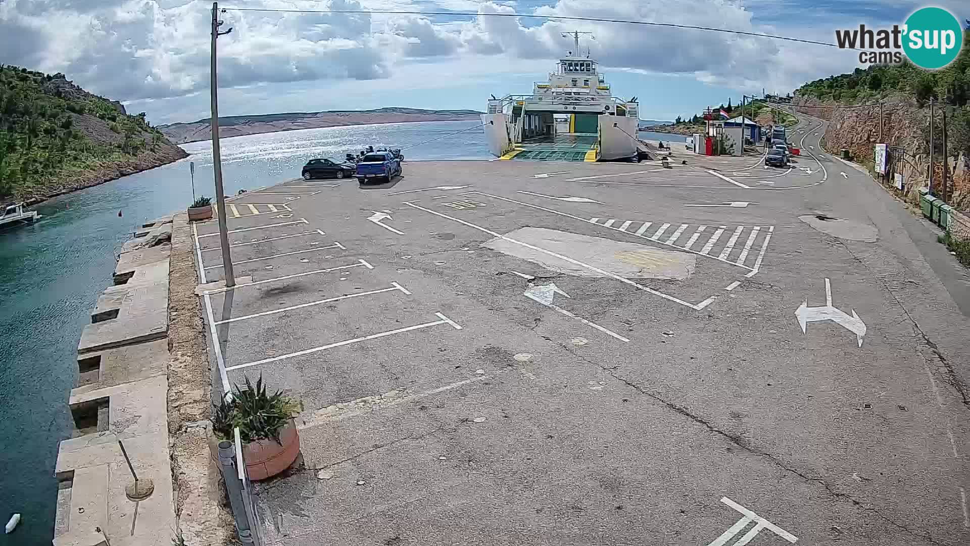 Webcam del puerto de ferris de Prizna – hacia la isla de Pag