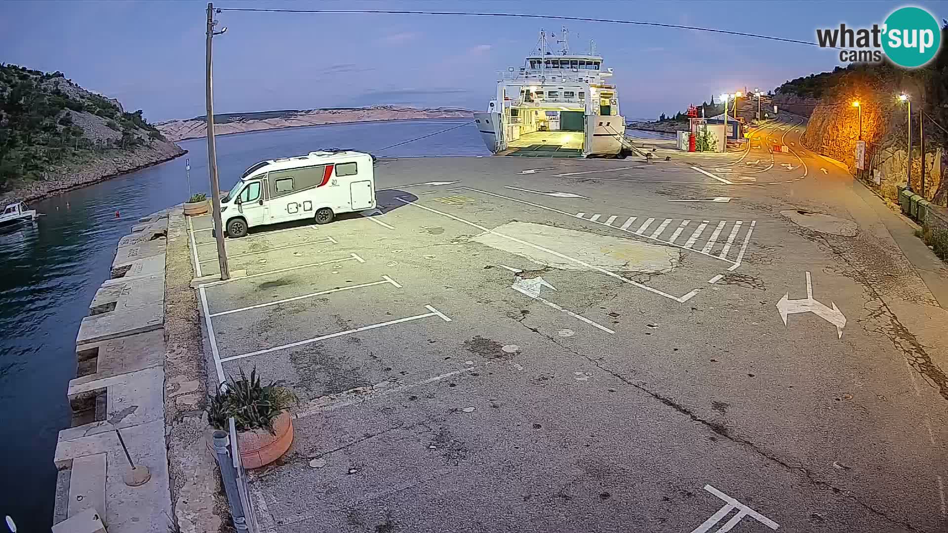 Webcam port de ferry de Prizna – vers l’île de Pag