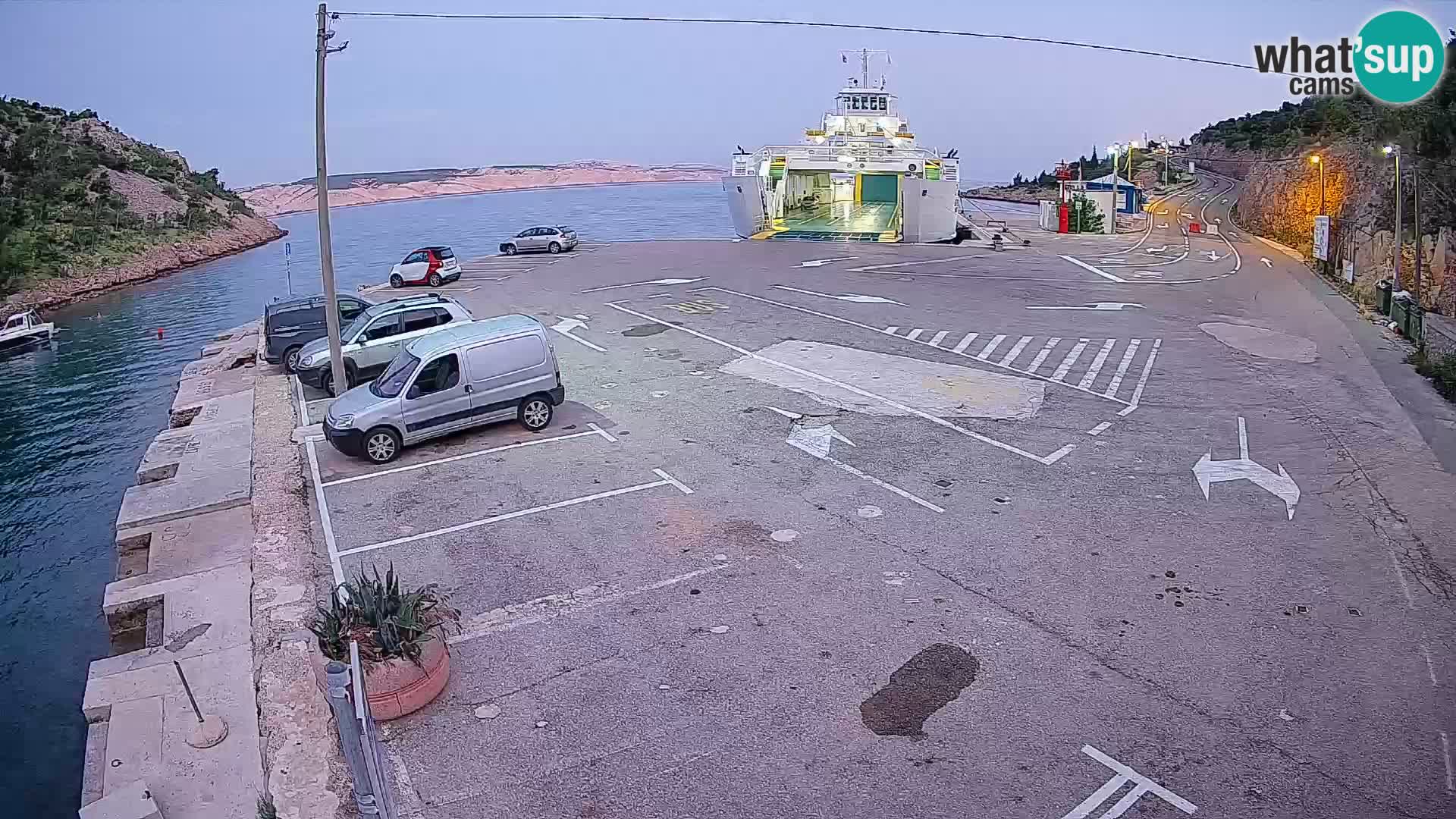 Webcam port de ferry de Prizna – vers l’île de Pag