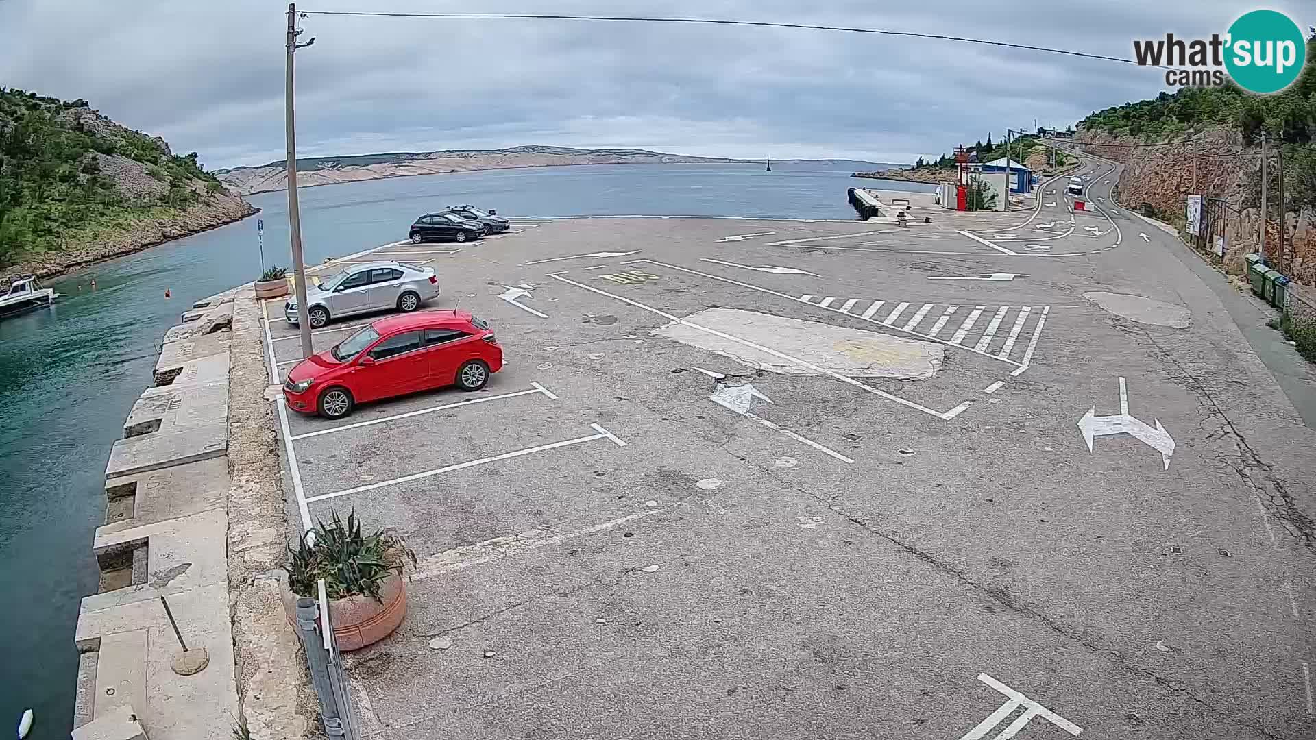 Webcam del puerto de ferris de Prizna – hacia la isla de Pag