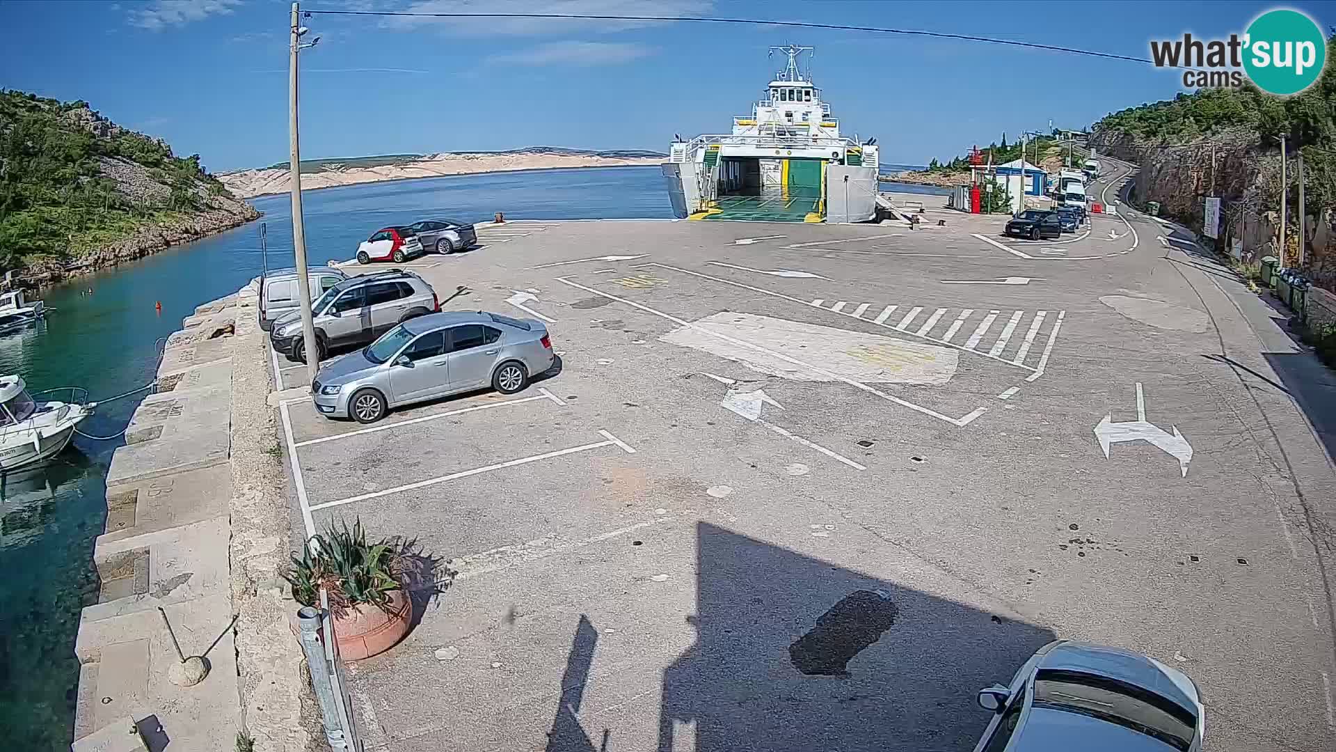 Webcam del puerto de ferris de Prizna – hacia la isla de Pag