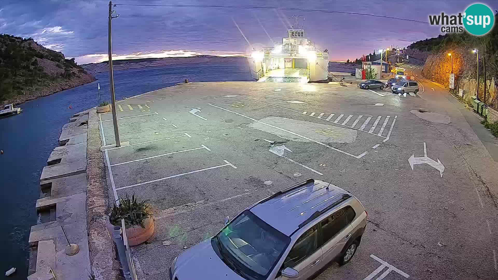 Webcam del puerto de ferris de Prizna – hacia la isla de Pag