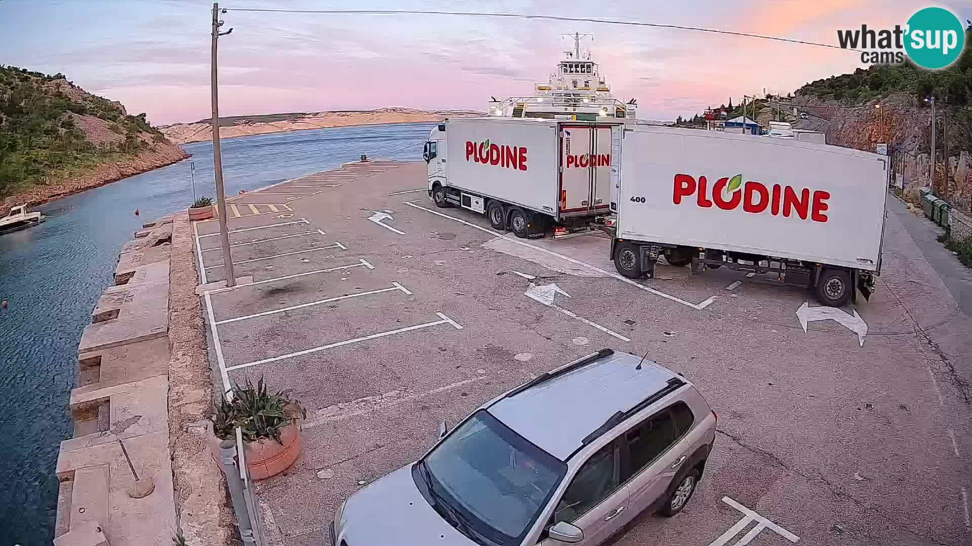 Web kamera trajektna luka Prizna – prema otoku Pag