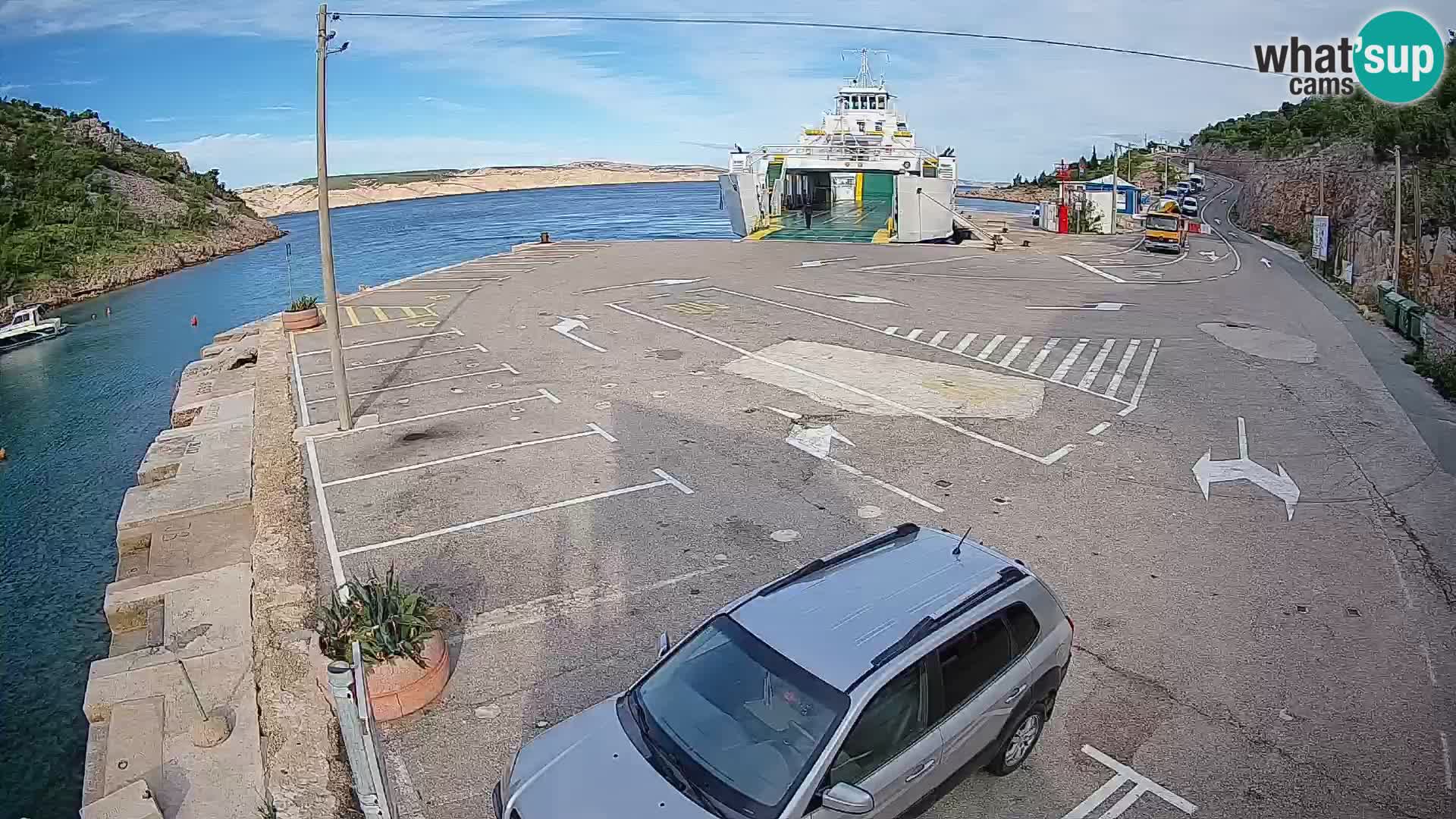 Webcam del puerto de ferris de Prizna – hacia la isla de Pag
