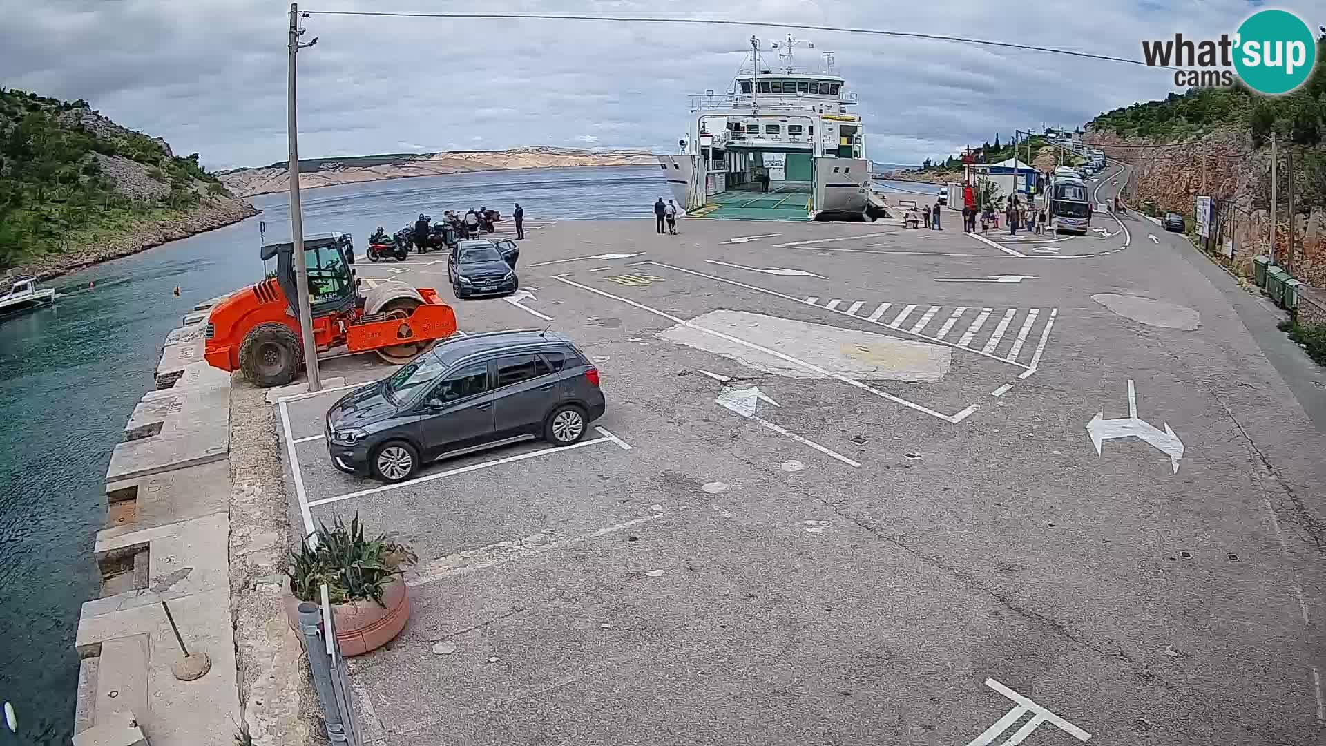 Webcam del puerto de ferris de Prizna – hacia la isla de Pag