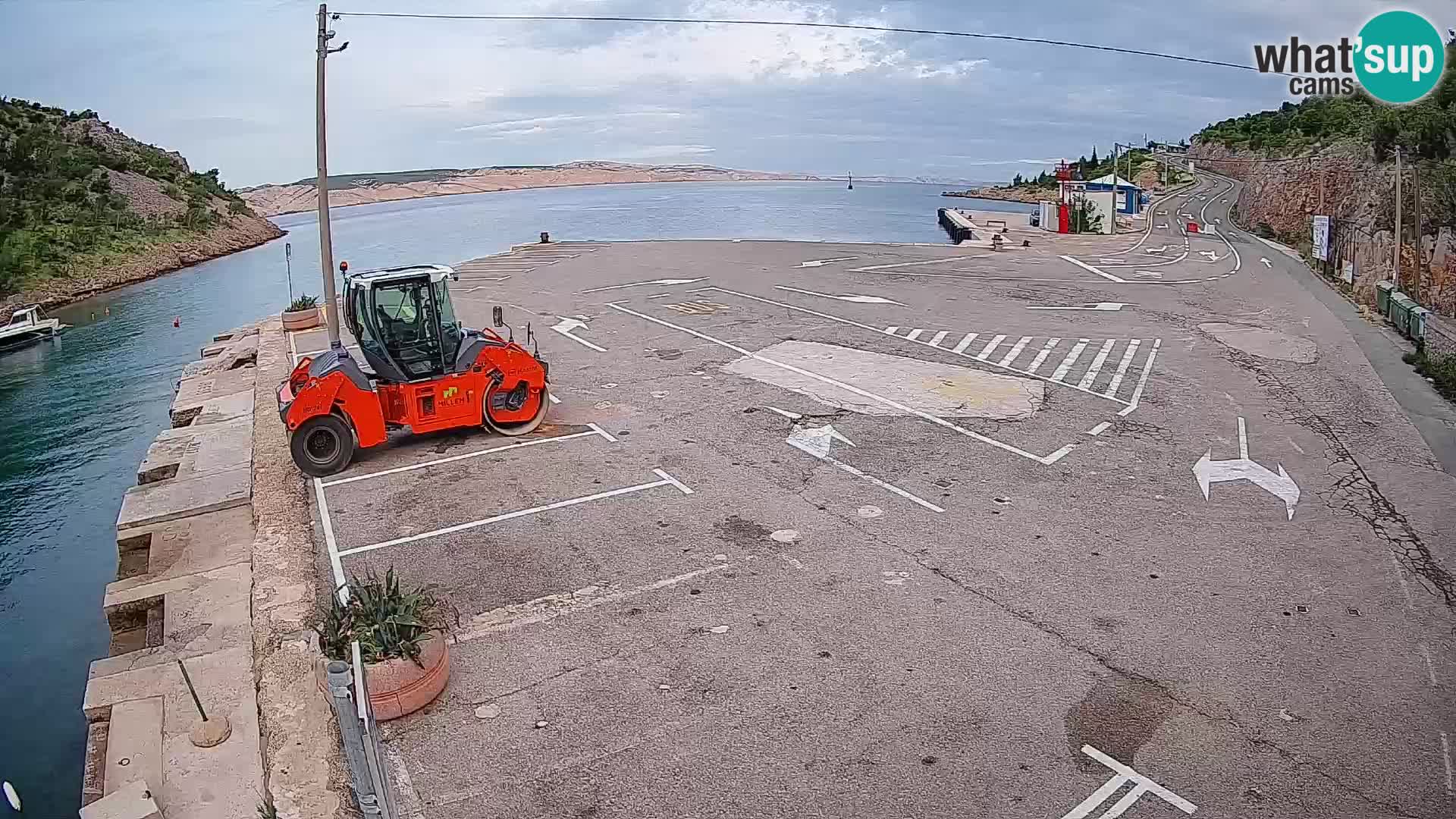Web kamera trajektna luka Prizna – prema otoku Pag