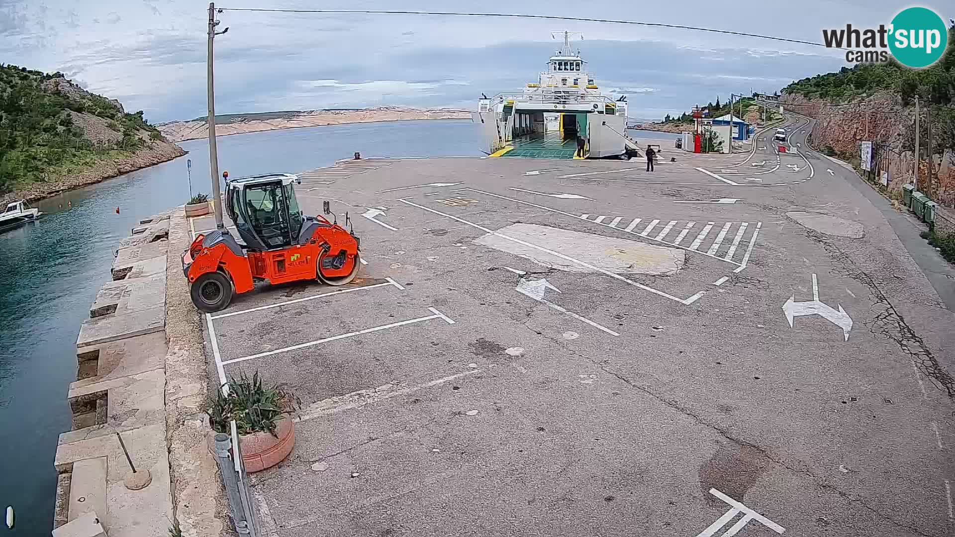 Webcam del puerto de ferris de Prizna – hacia la isla de Pag