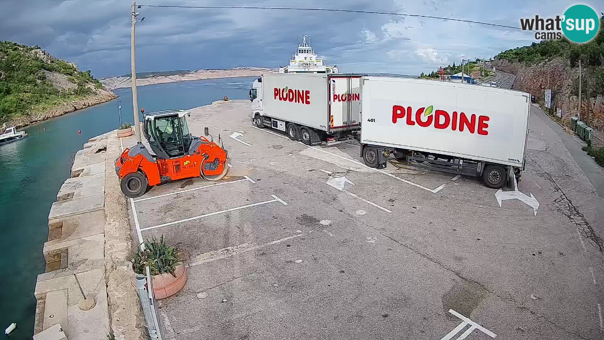 Web kamera trajektna luka Prizna – prema otoku Pag
