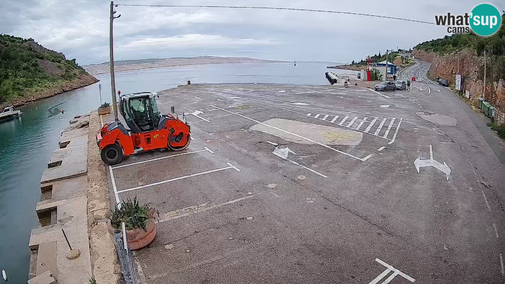 Webcam del puerto de ferris de Prizna – hacia la isla de Pag