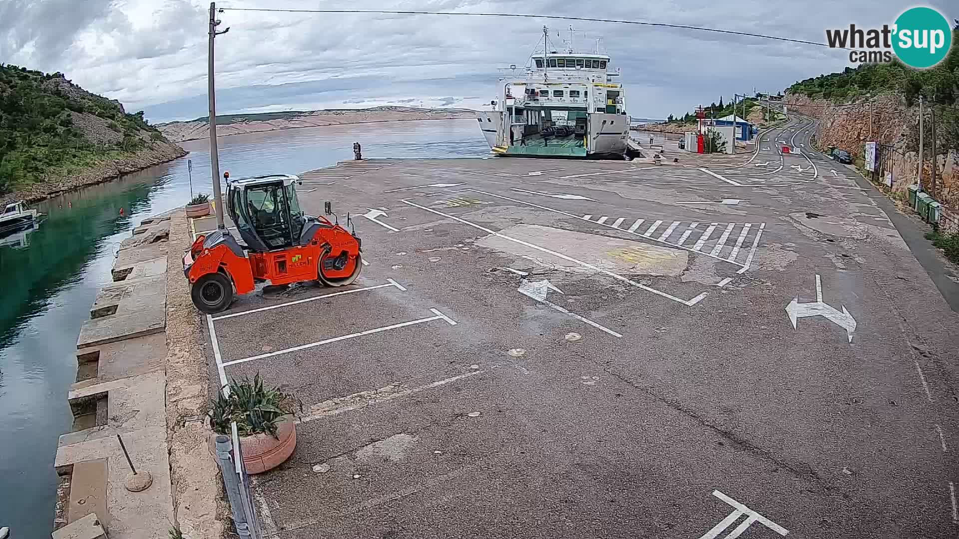 Webcam del puerto de ferris de Prizna – hacia la isla de Pag