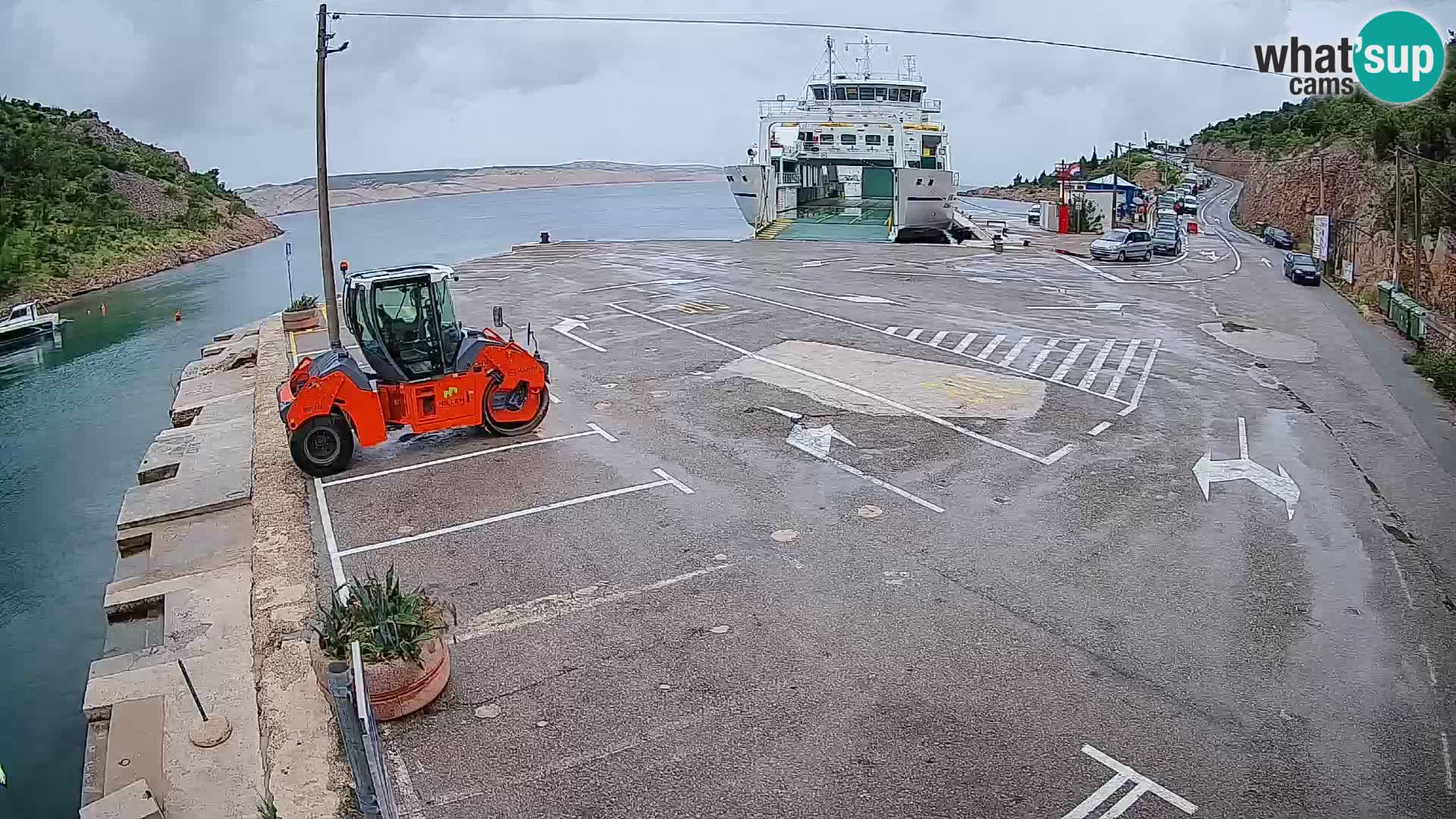 Webcam del puerto de ferris de Prizna – hacia la isla de Pag
