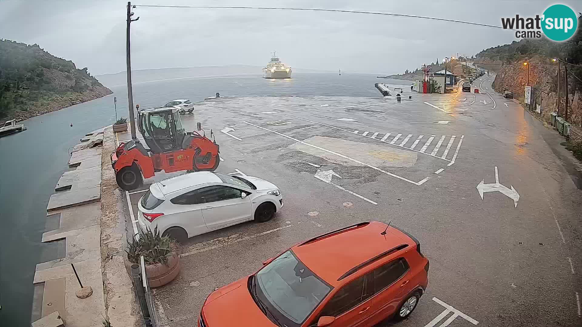 Webcam del puerto de ferris de Prizna – hacia la isla de Pag