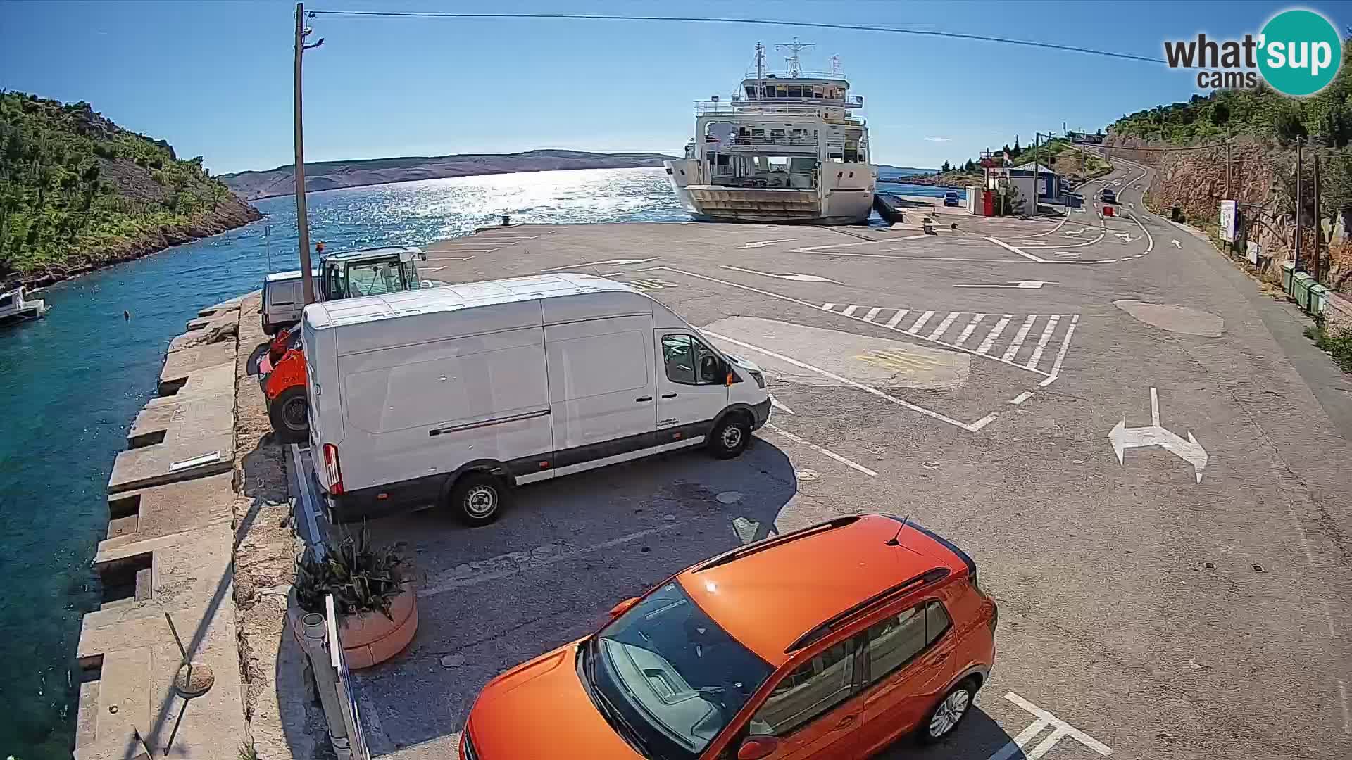 Webcam del puerto de ferris de Prizna – hacia la isla de Pag