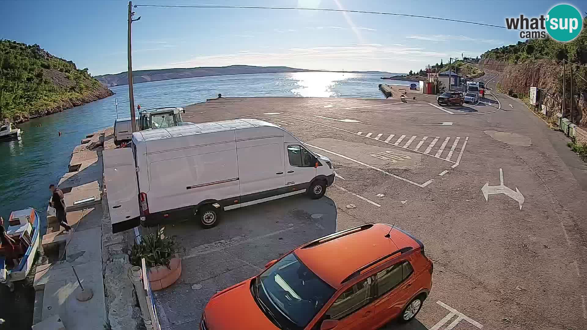 Webcam del puerto de ferris de Prizna – hacia la isla de Pag