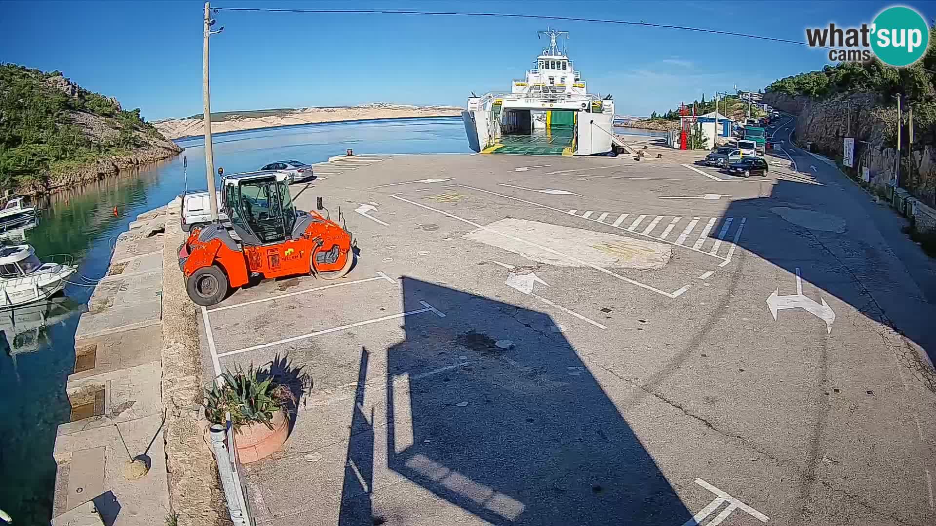Webcam del puerto de ferris de Prizna – hacia la isla de Pag