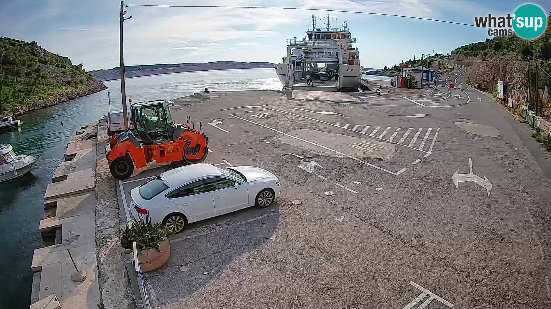 Webcam del puerto de ferris de Prizna – hacia la isla de Pag