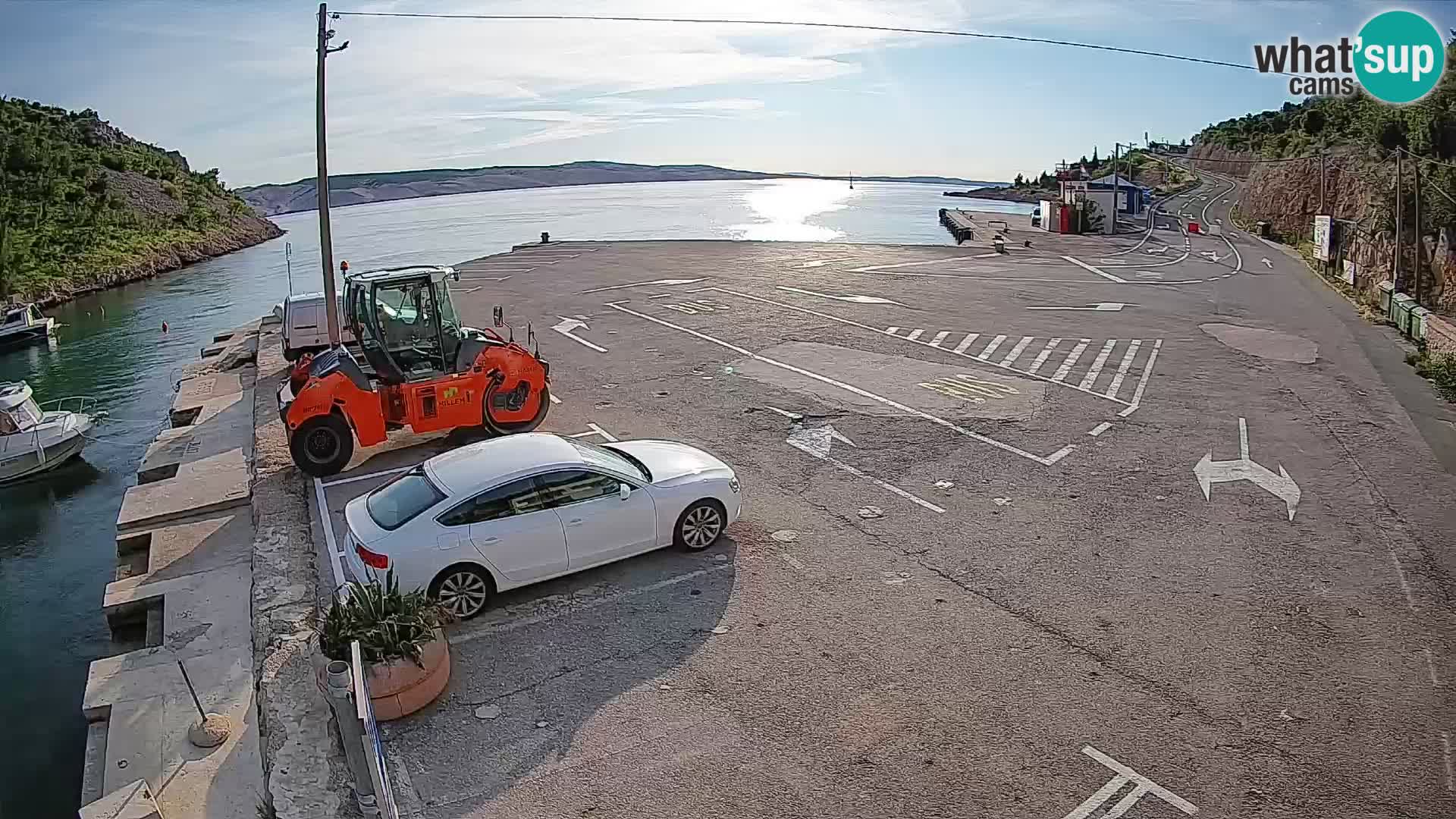 Webcam del puerto de ferris de Prizna – hacia la isla de Pag