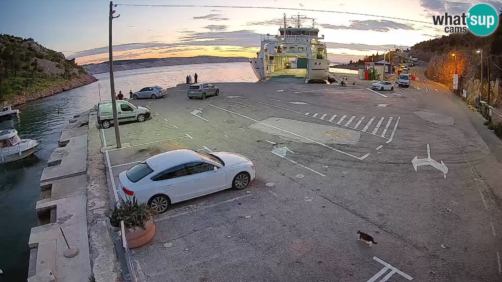 Webcam del puerto de ferris de Prizna – hacia la isla de Pag