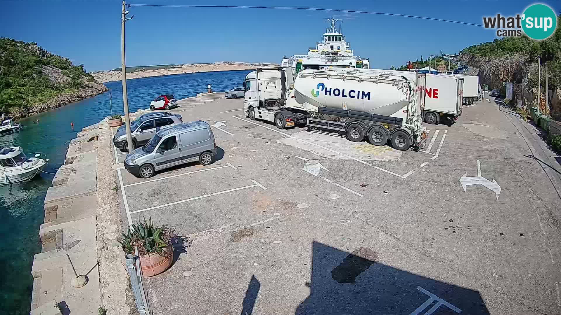 Webcam del puerto de ferris de Prizna – hacia la isla de Pag