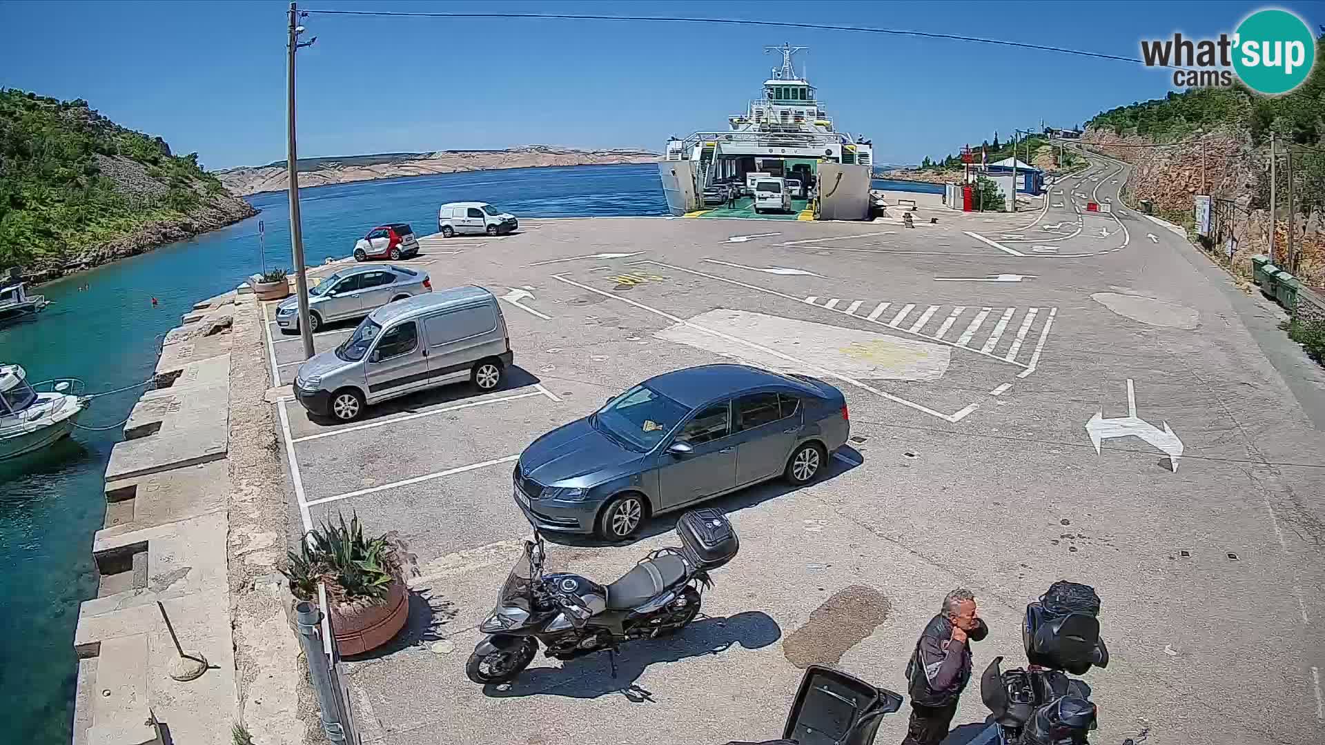 Webcam del puerto de ferris de Prizna – hacia la isla de Pag