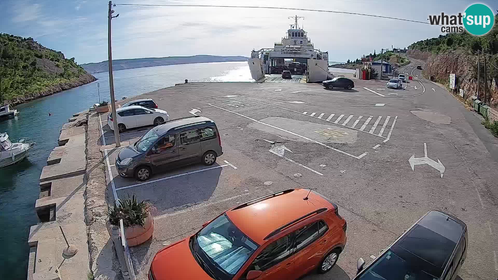Webcam del puerto de ferris de Prizna – hacia la isla de Pag