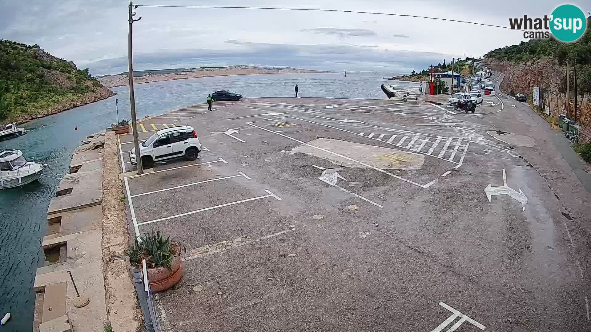 Webcam del puerto de ferris de Prizna – hacia la isla de Pag
