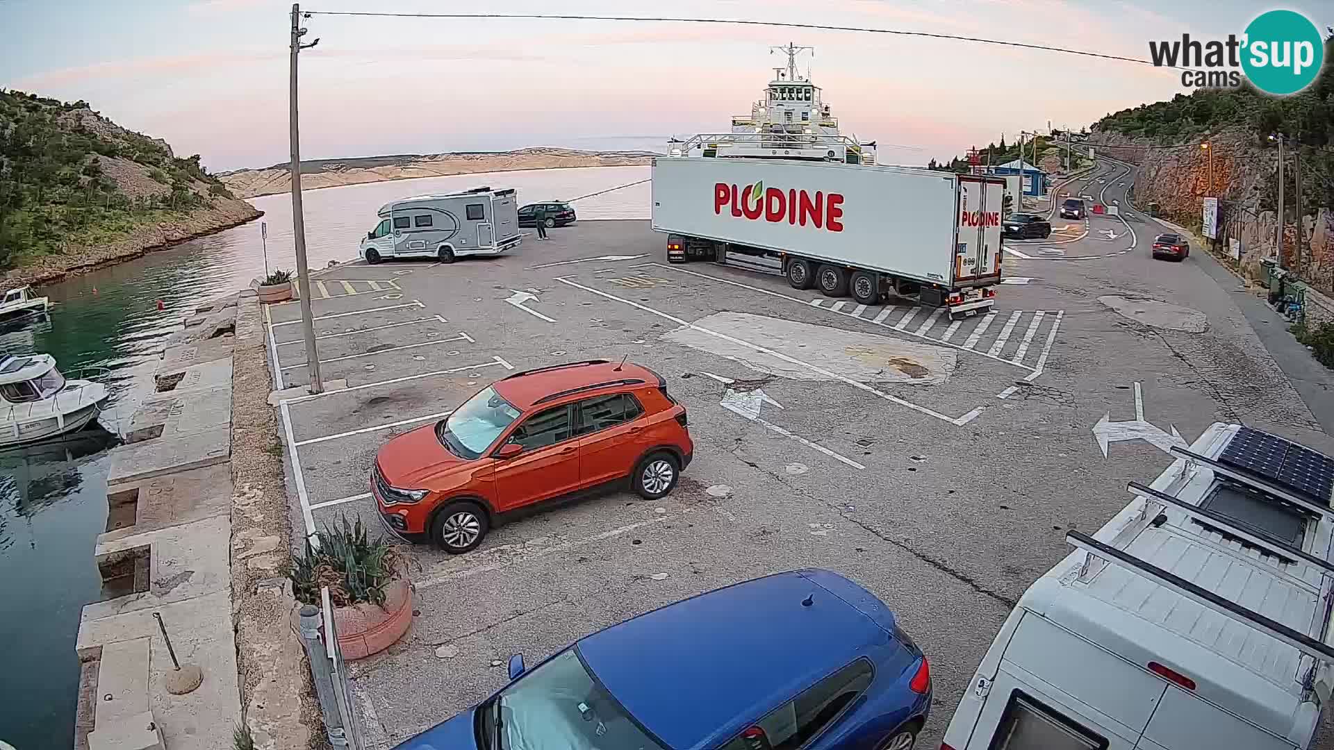 Webcam del puerto de ferris de Prizna – hacia la isla de Pag