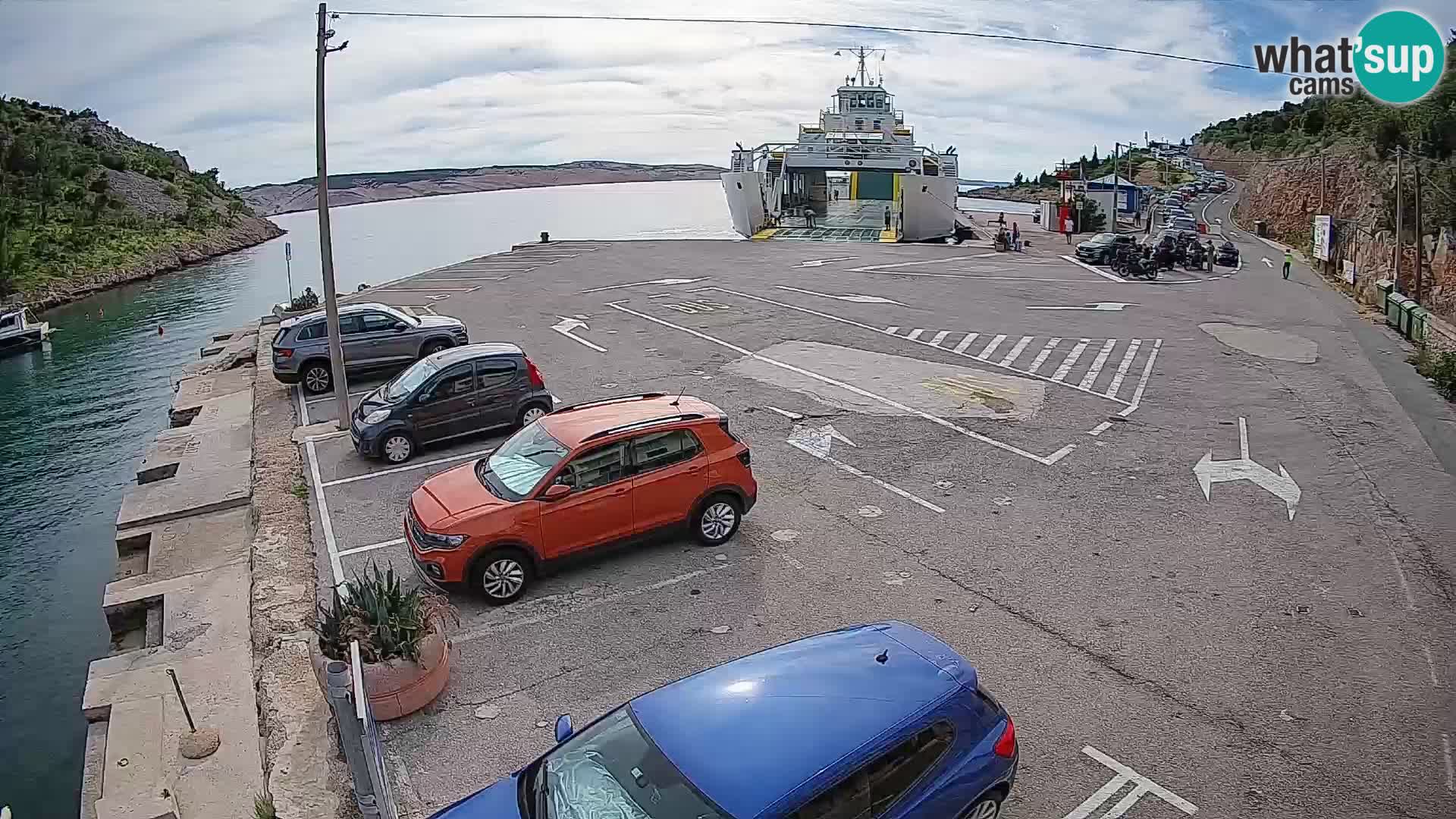Webcam del puerto de ferris de Prizna – hacia la isla de Pag