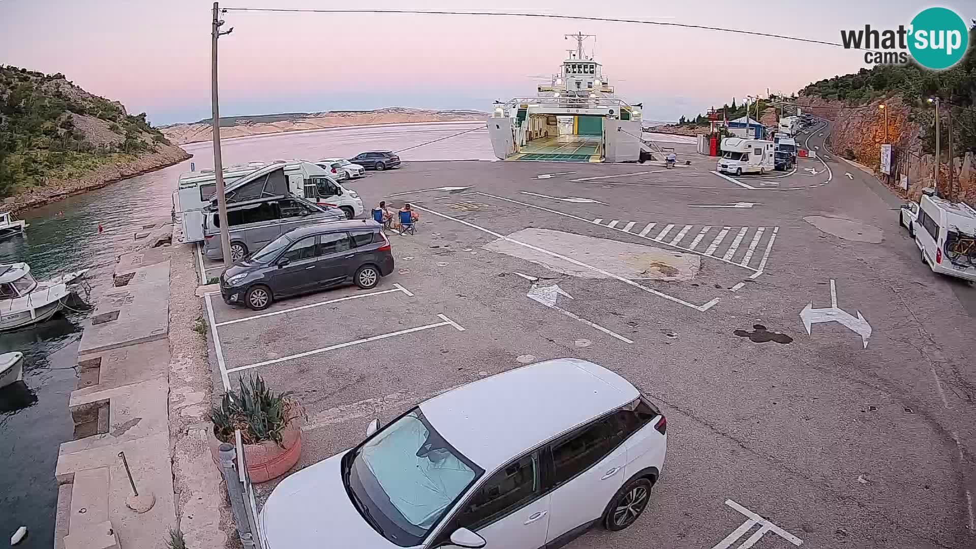Webcam del puerto de ferris de Prizna – hacia la isla de Pag