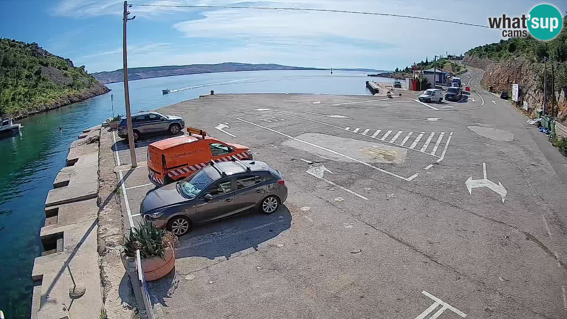 Webcam del puerto de ferris de Prizna – hacia la isla de Pag