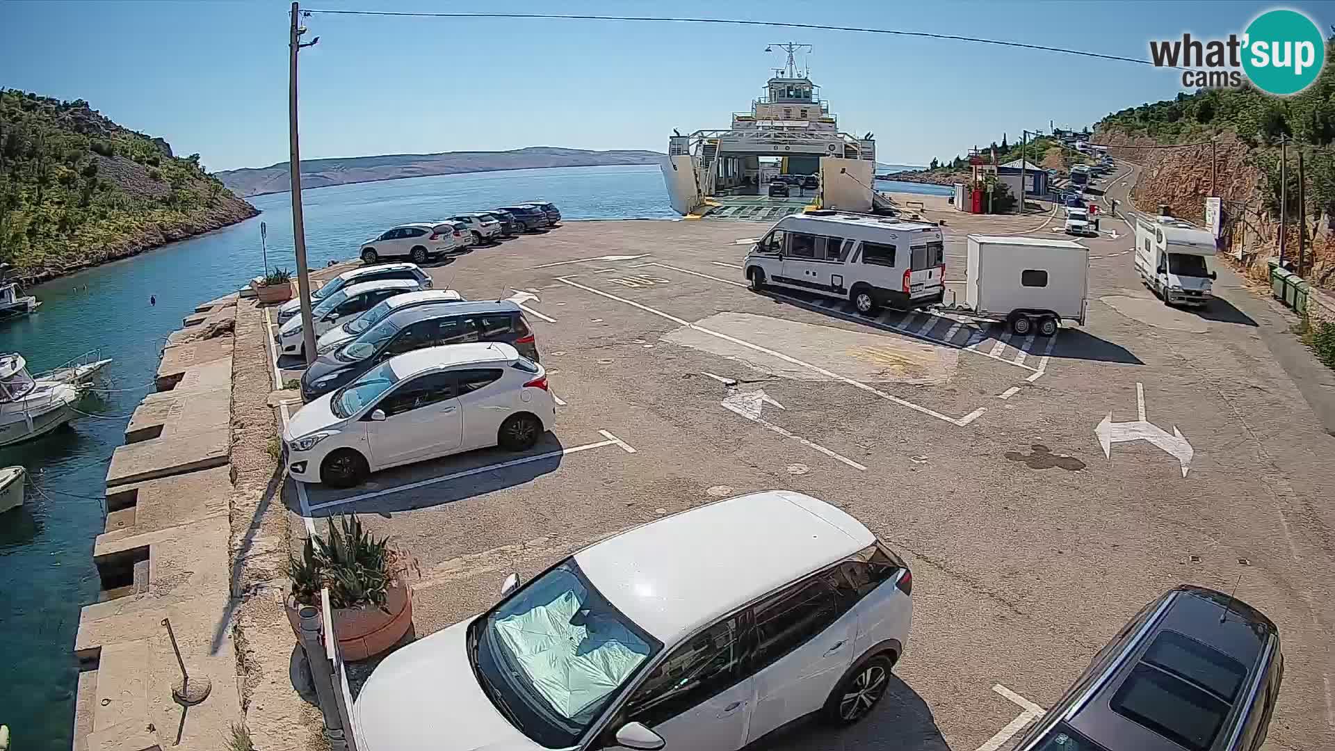 Webcam del puerto de ferris de Prizna – hacia la isla de Pag