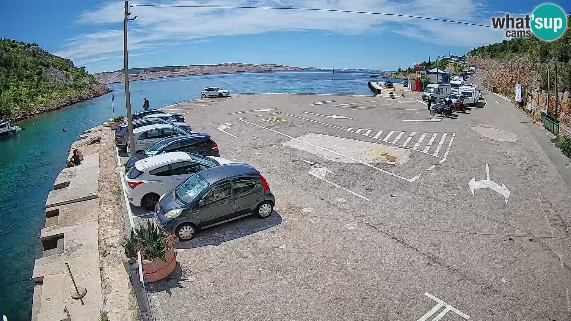 Webcam del puerto de ferris de Prizna – hacia la isla de Pag