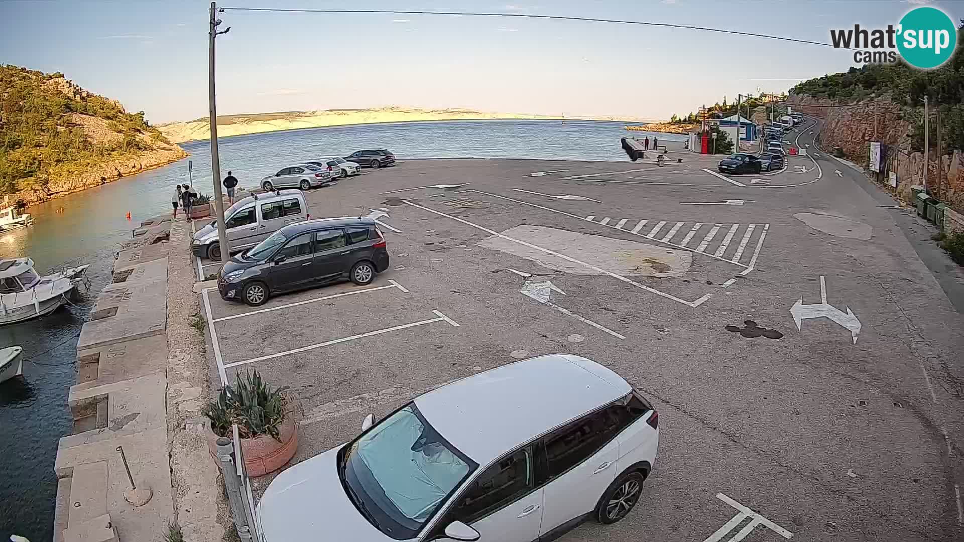 Webcam del puerto de ferris de Prizna – hacia la isla de Pag