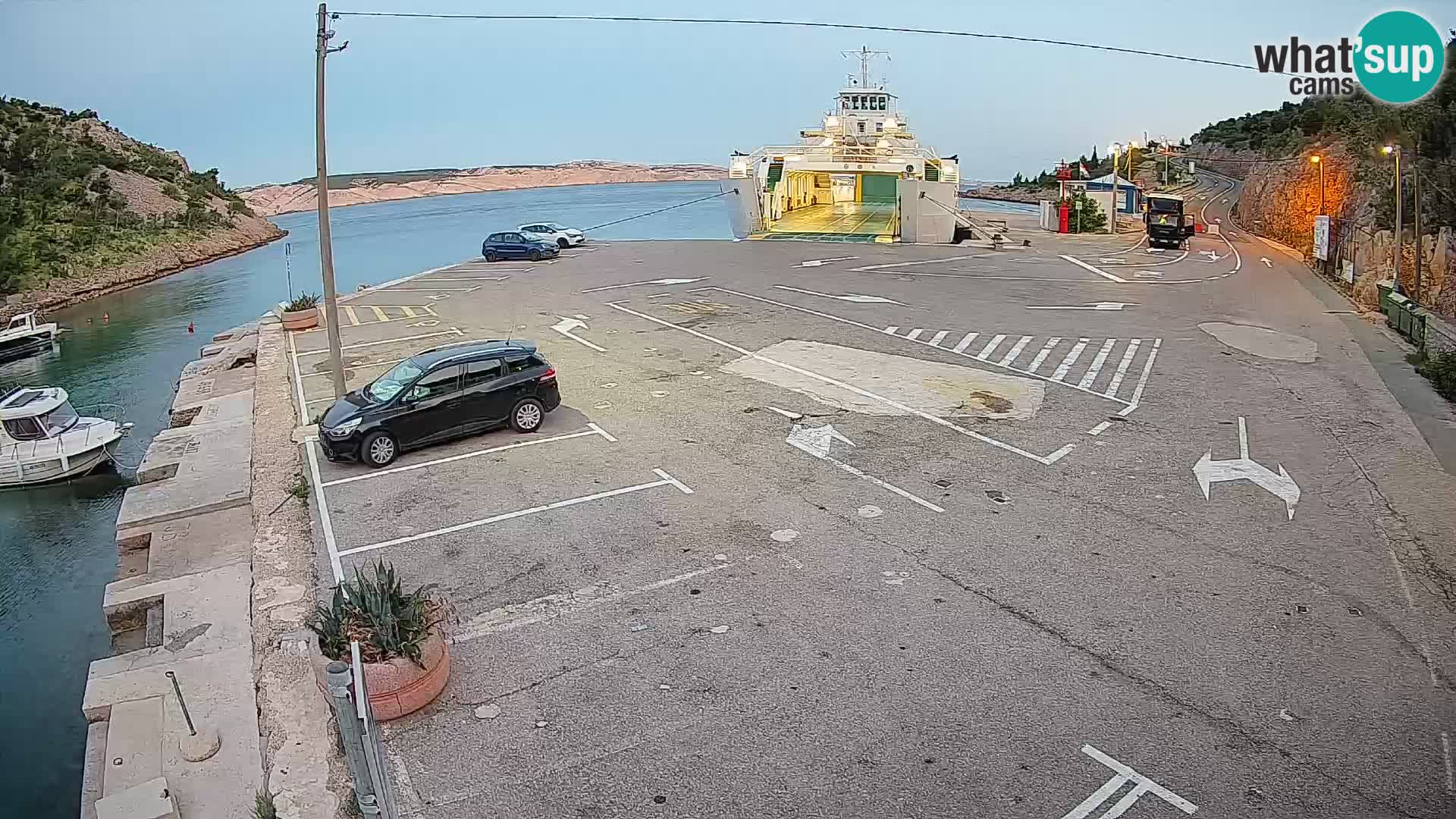 Webcam Prizna ferry port to Pag island