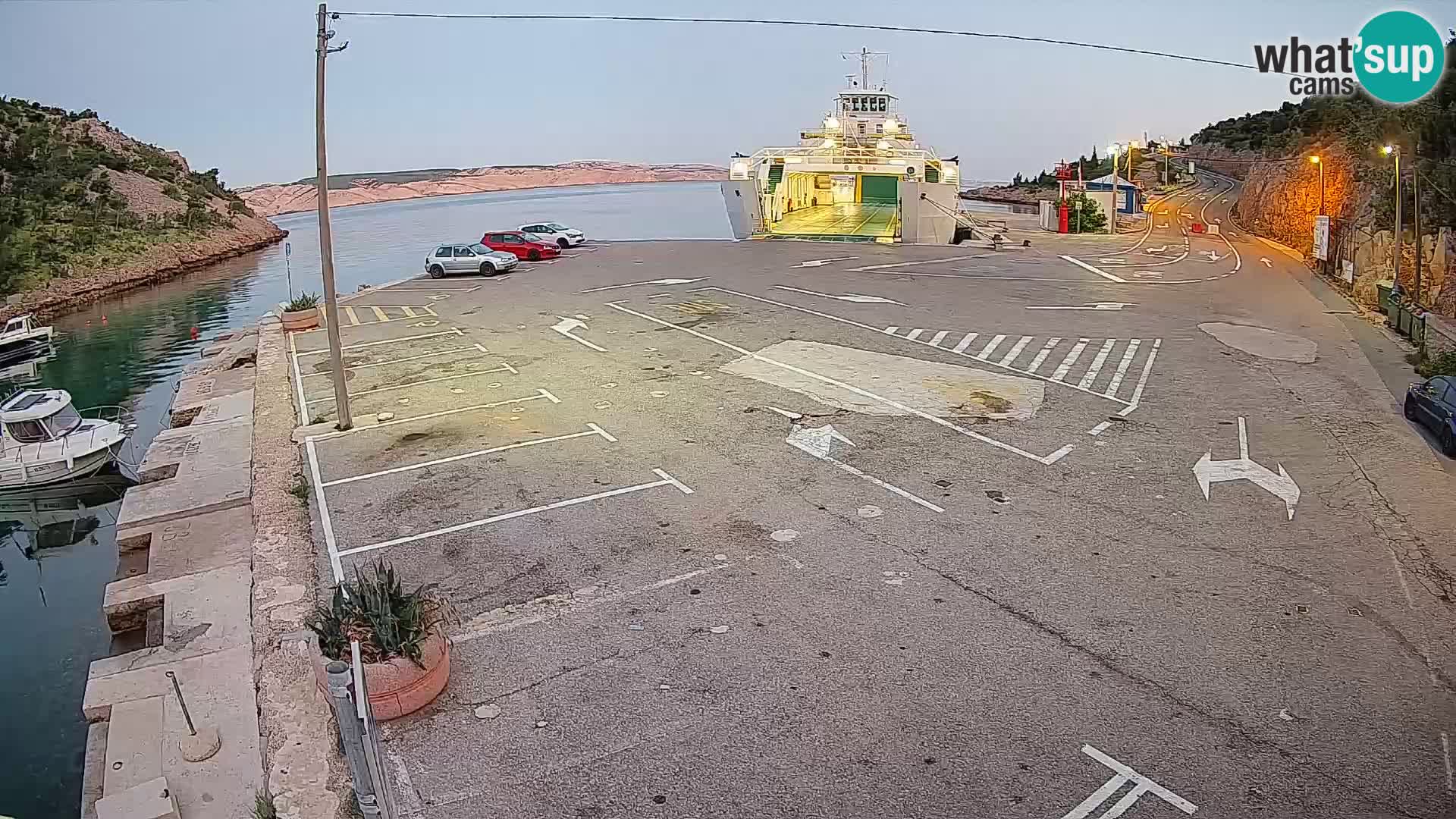 Webcam Prizna ferry port to Pag island