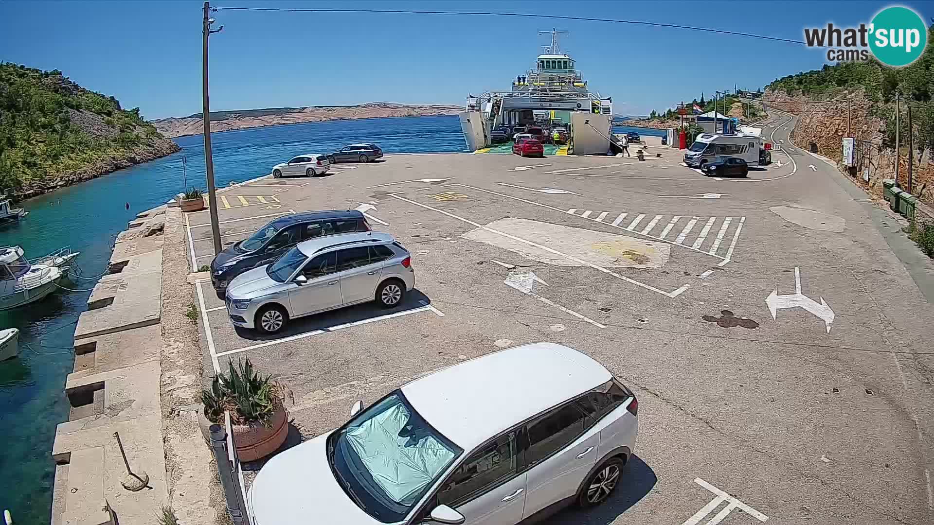 Webcam del puerto de ferris de Prizna – hacia la isla de Pag