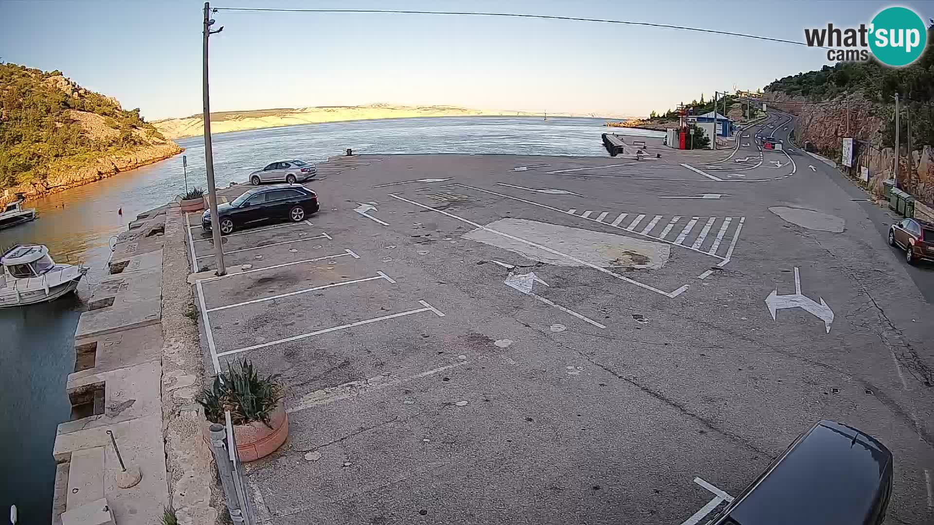 Webcam del puerto de ferris de Prizna – hacia la isla de Pag