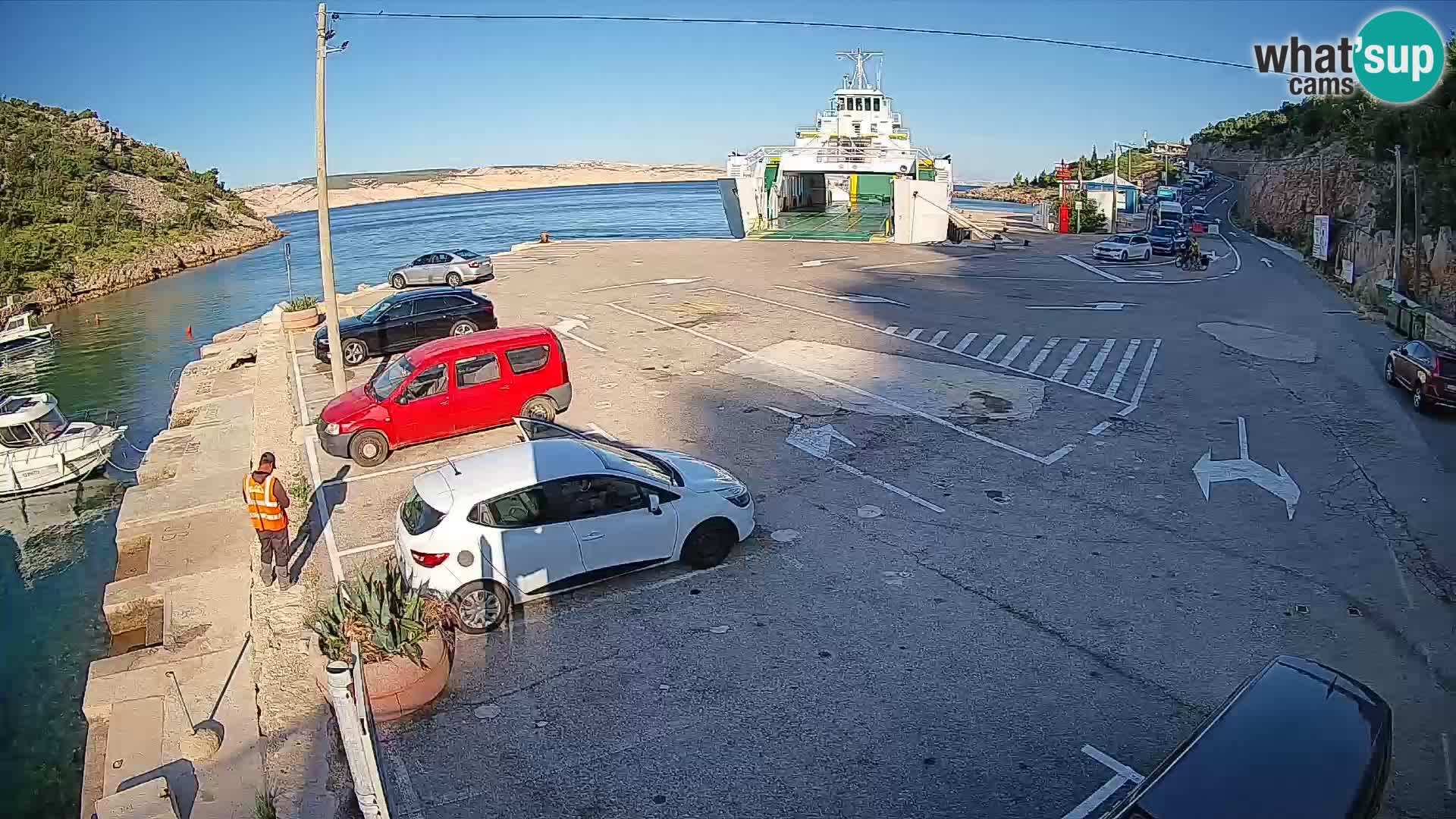 Webcam del puerto de ferris de Prizna – hacia la isla de Pag