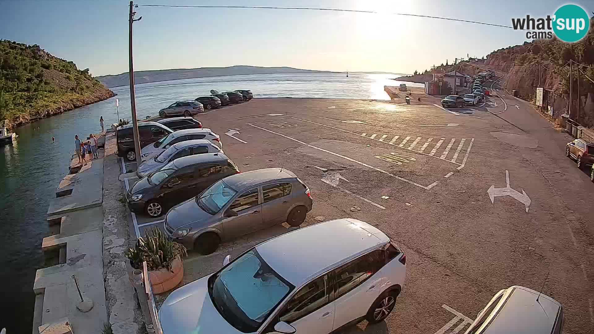 Webcam del puerto de ferris de Prizna – hacia la isla de Pag
