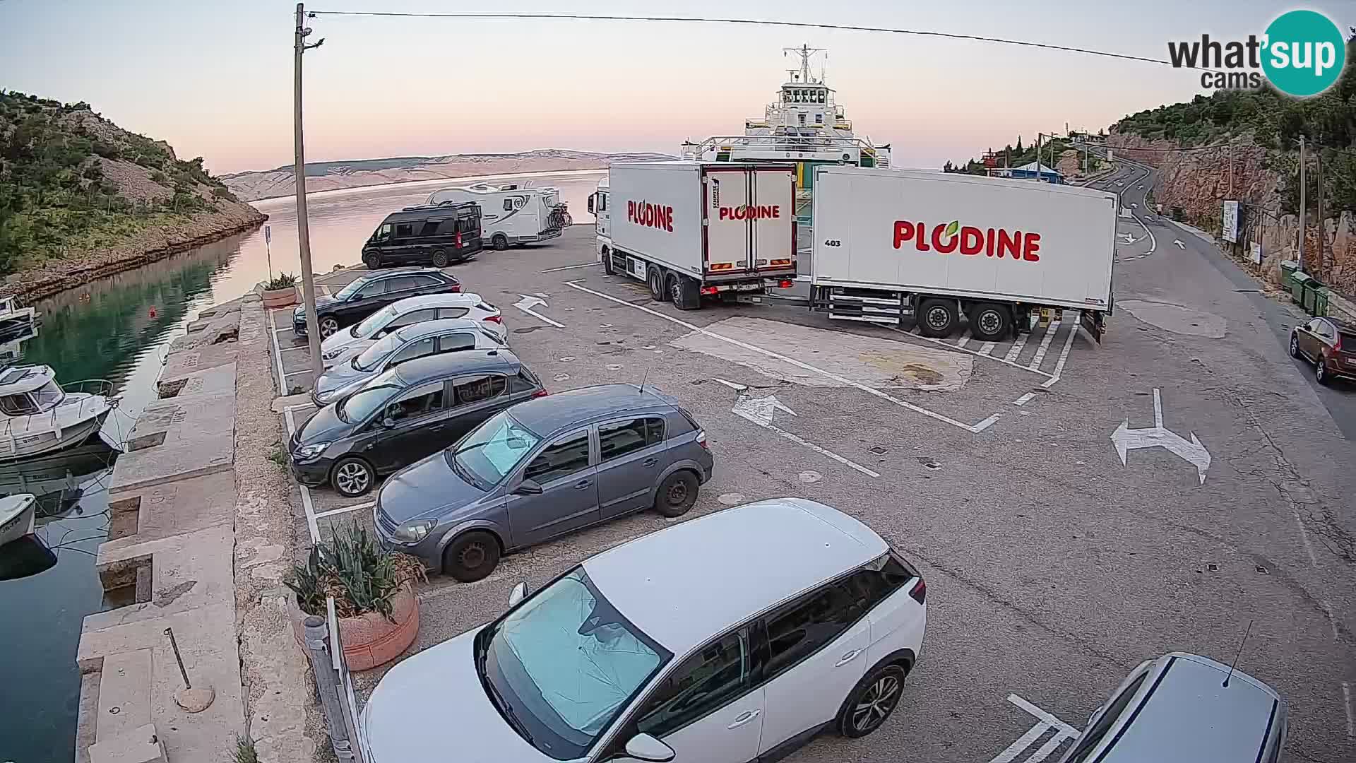 Webcam del puerto de ferris de Prizna – hacia la isla de Pag