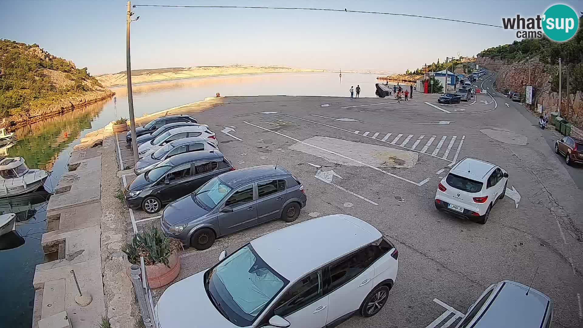 Webcam del puerto de ferris de Prizna – hacia la isla de Pag