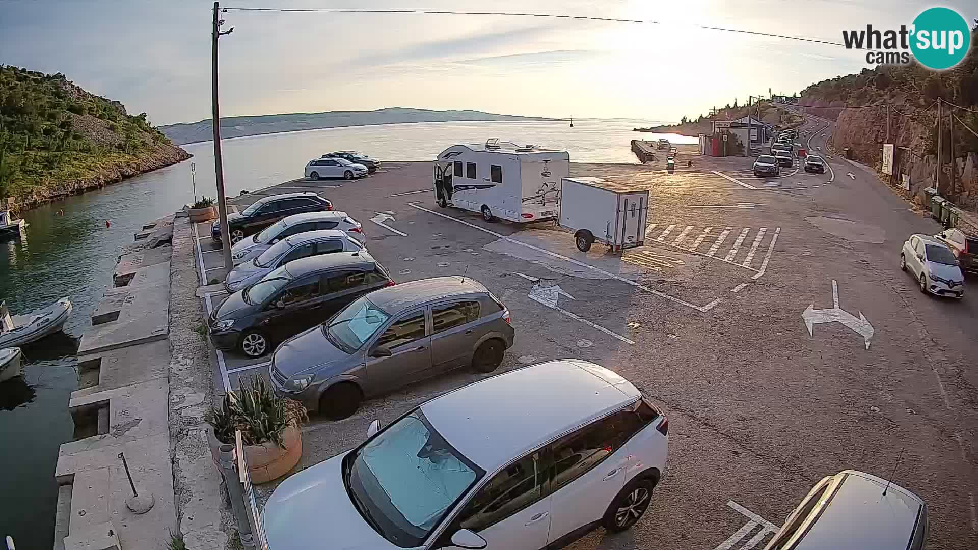 Webcam del puerto de ferris de Prizna – hacia la isla de Pag