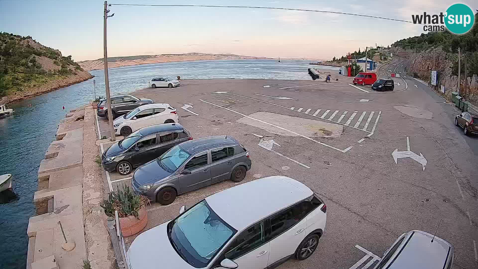 Webcam del puerto de ferris de Prizna – hacia la isla de Pag