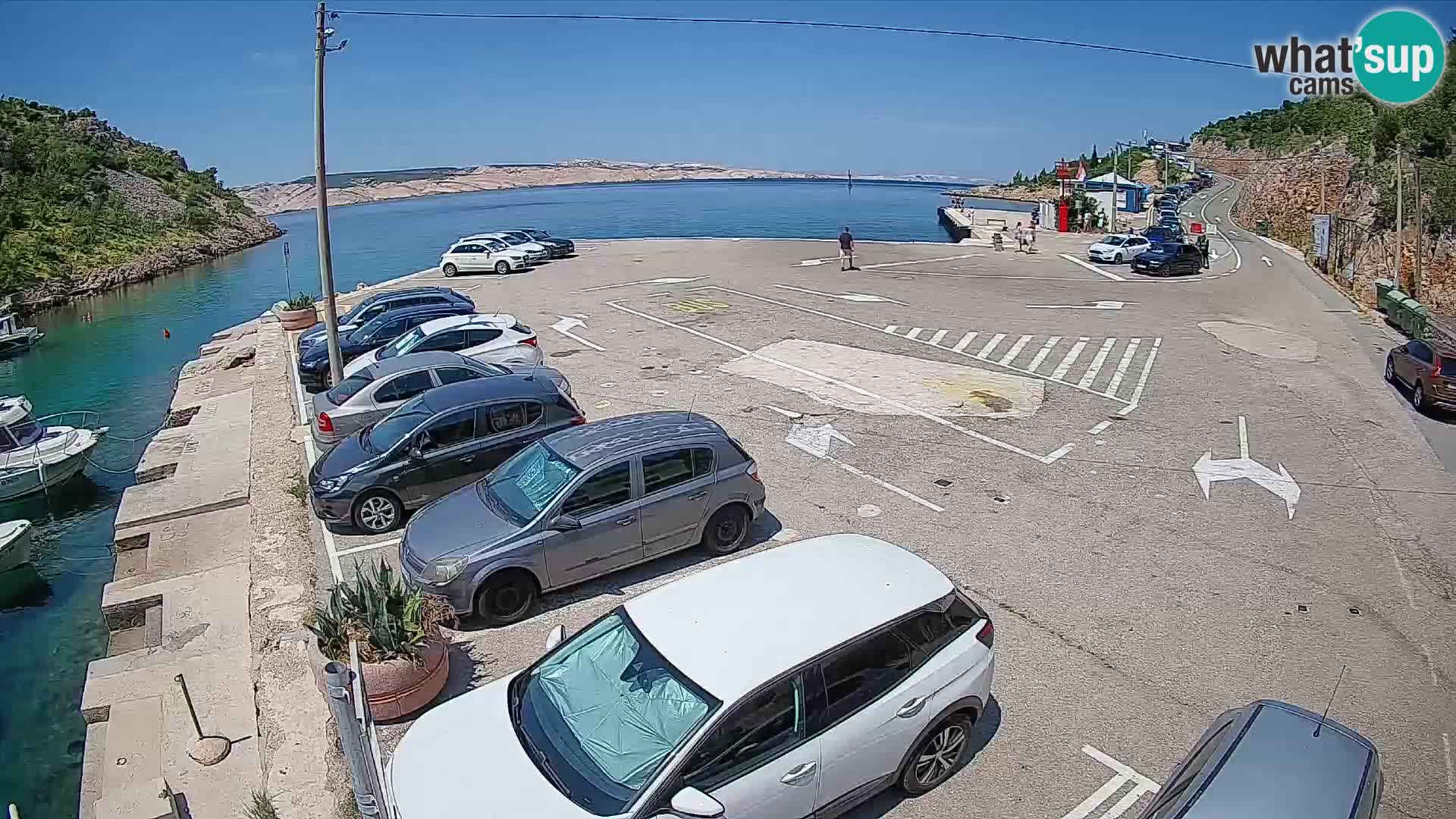 Spletna kamera trajektno pristanišče Prizna – proti otoku Pag