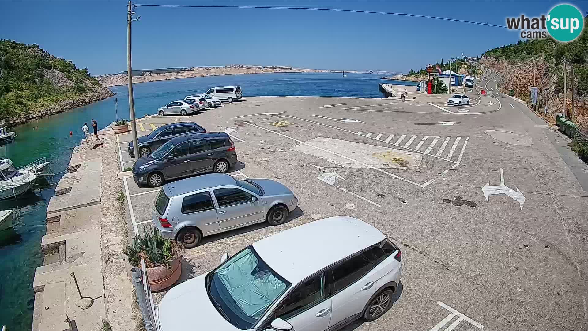 Spletna kamera trajektno pristanišče Prizna – proti otoku Pag
