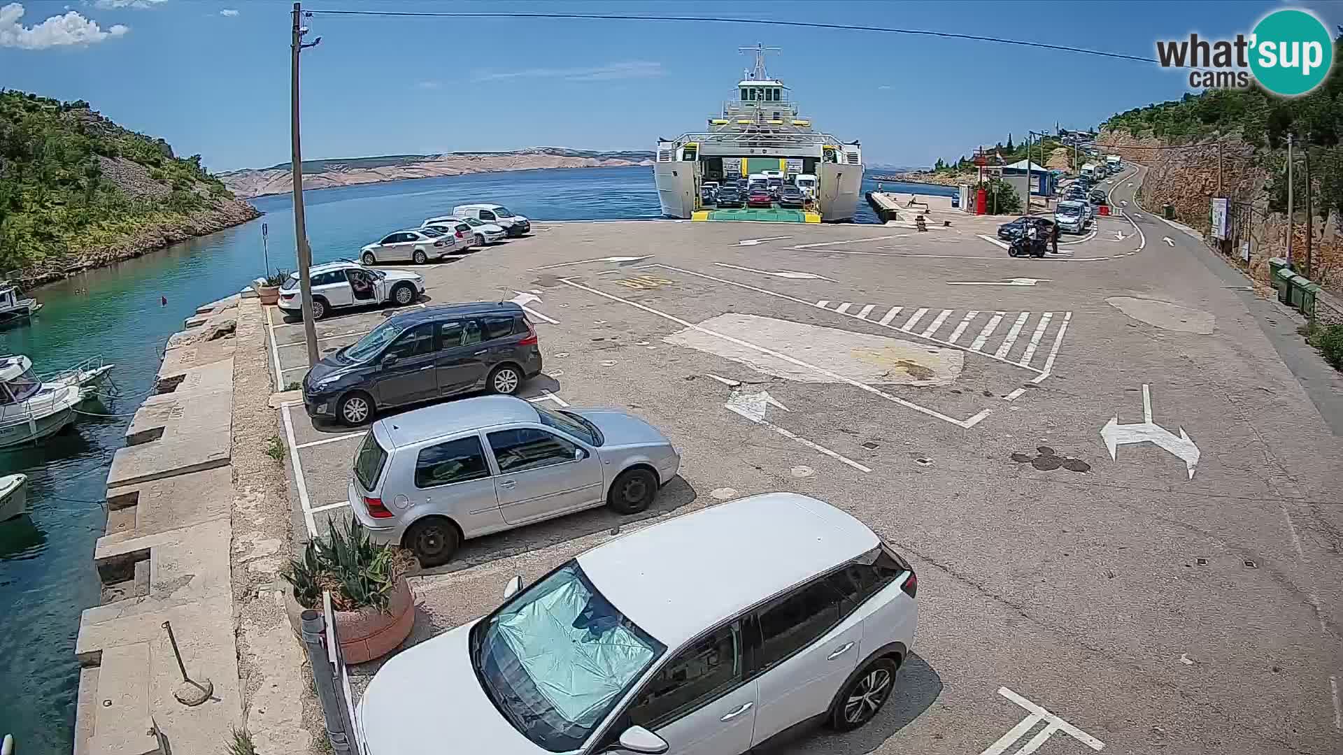 Webcam del puerto de ferris de Prizna – hacia la isla de Pag